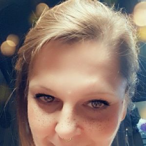 Meet your Posher, Laurie